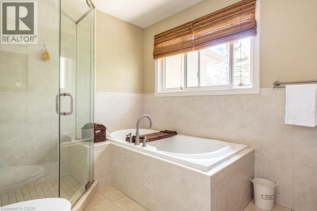 330 Strathcona Drive, Burlington, ON - Indoor Photo Showing Bathroom