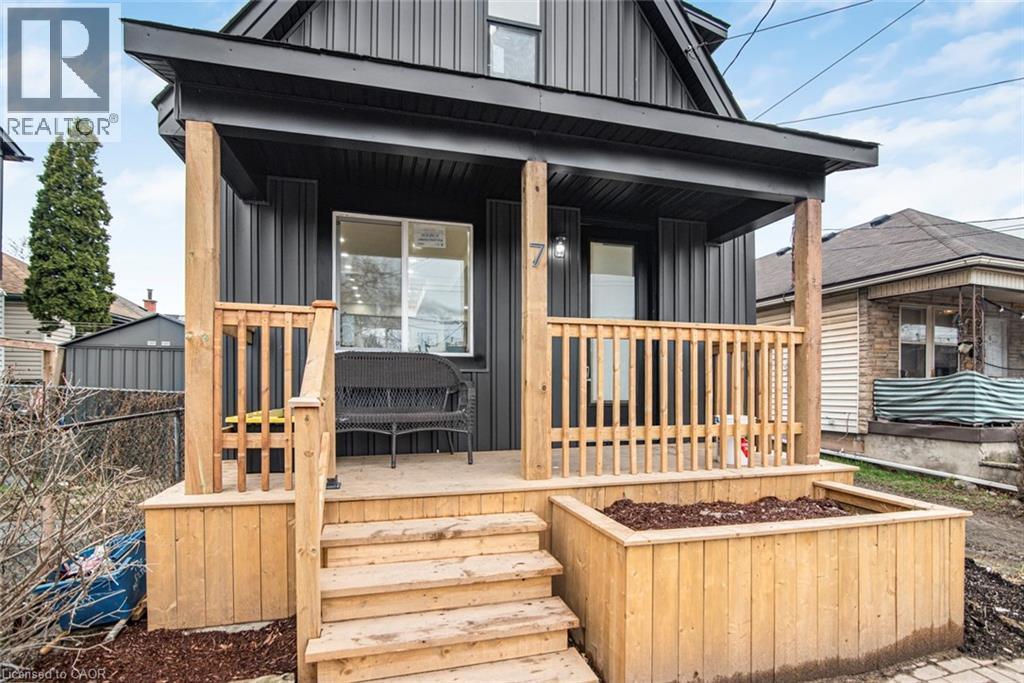 7 Stapleton Avenue, Hamilton, ON - Outdoor With Deck Patio Veranda With Exterior