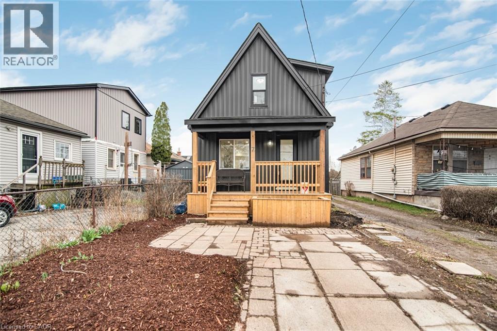 7 Stapleton Avenue, Hamilton, ON - Outdoor With Deck Patio Veranda