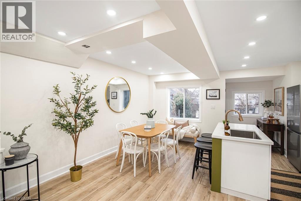 7 Stapleton Avenue, Hamilton, ON - Indoor