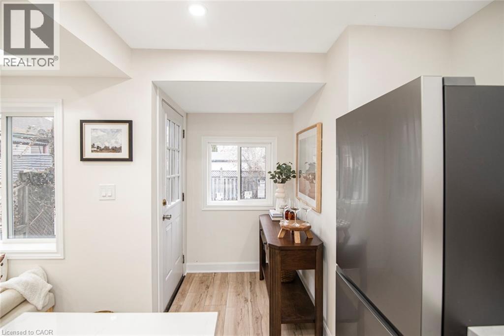 7 Stapleton Avenue, Hamilton, ON - Indoor Photo Showing Other Room