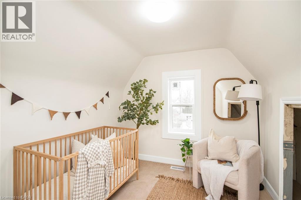 7 Stapleton Avenue, Hamilton, ON - Indoor Photo Showing Other Room