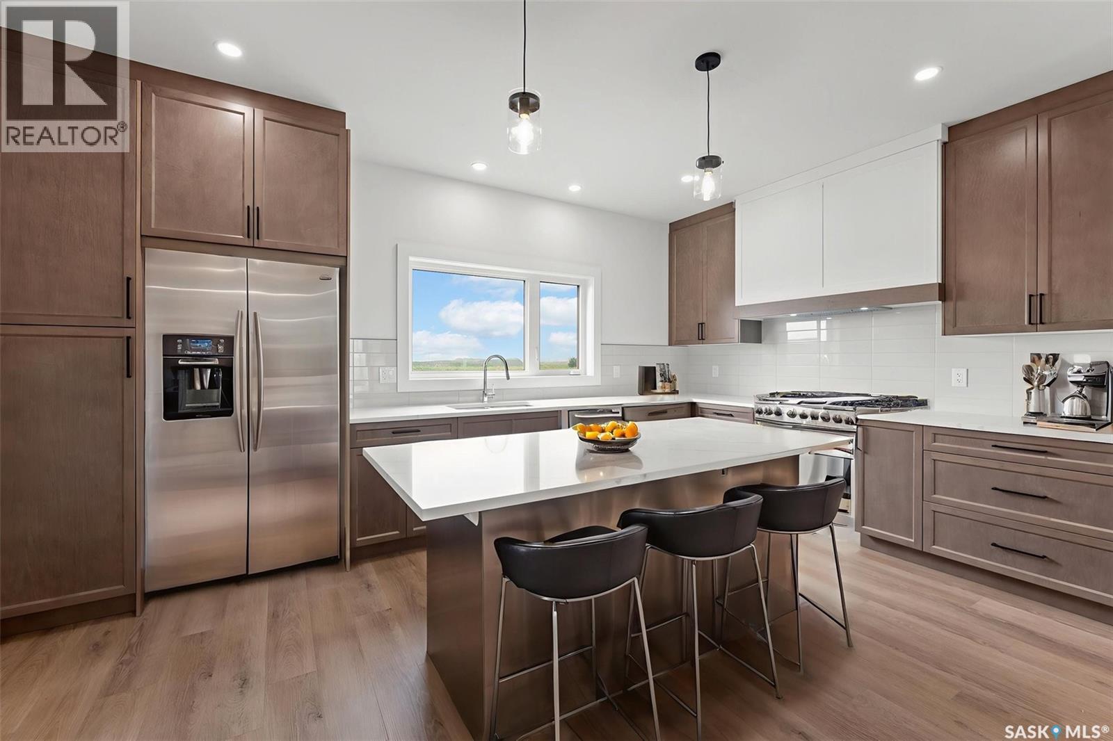 429 Eldorado Street, Warman, SK - Indoor Photo Showing Kitchen With Upgraded Kitchen