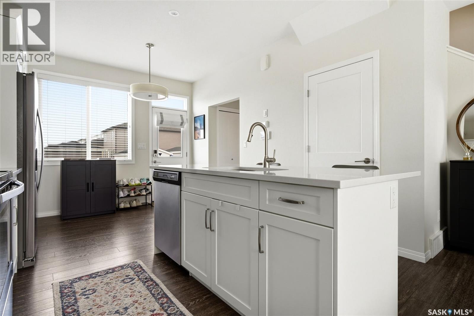 3218 Chuka Boulevard, Regina, SK - Indoor Photo Showing Kitchen
