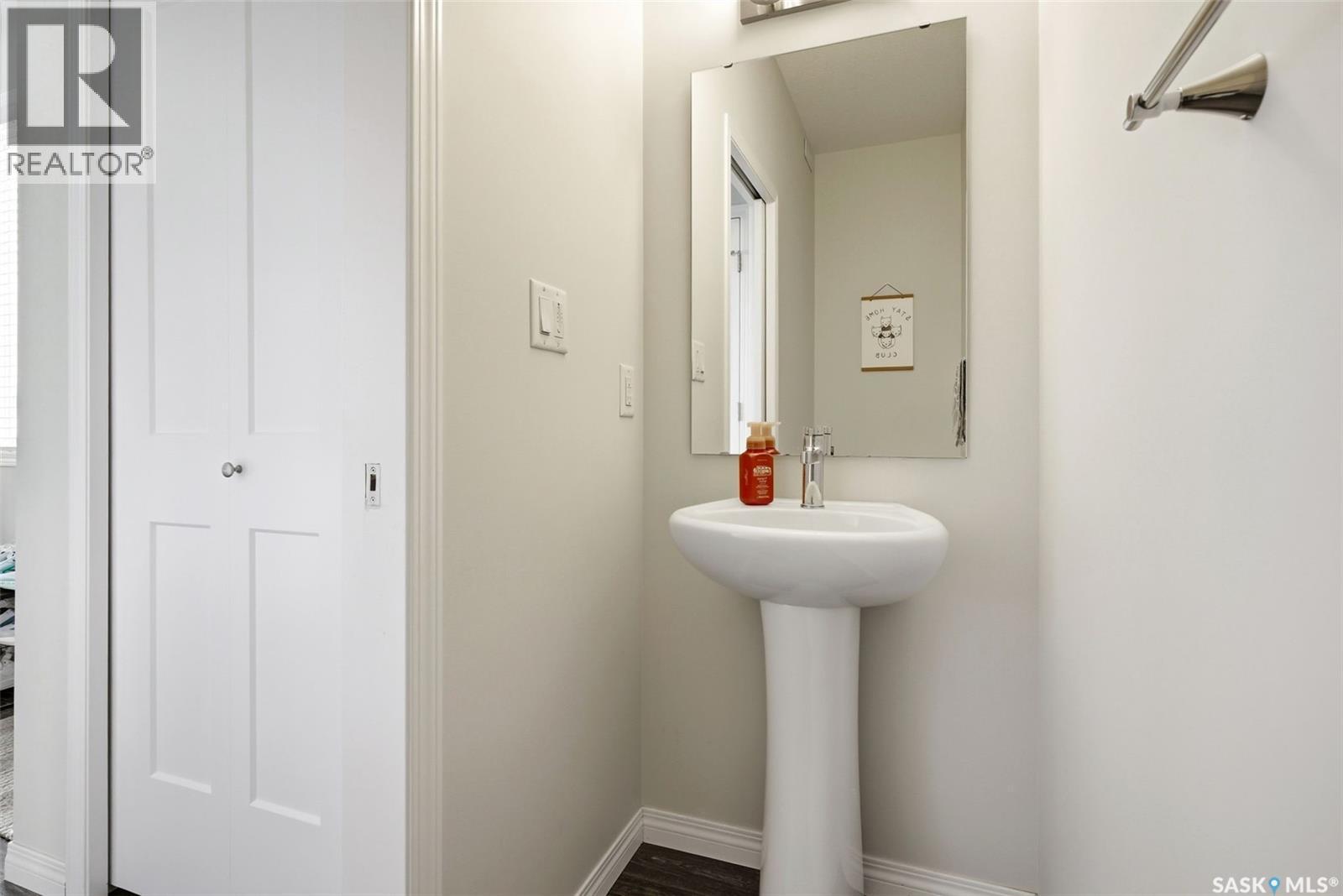 3218 Chuka Boulevard, Regina, SK - Indoor Photo Showing Bathroom