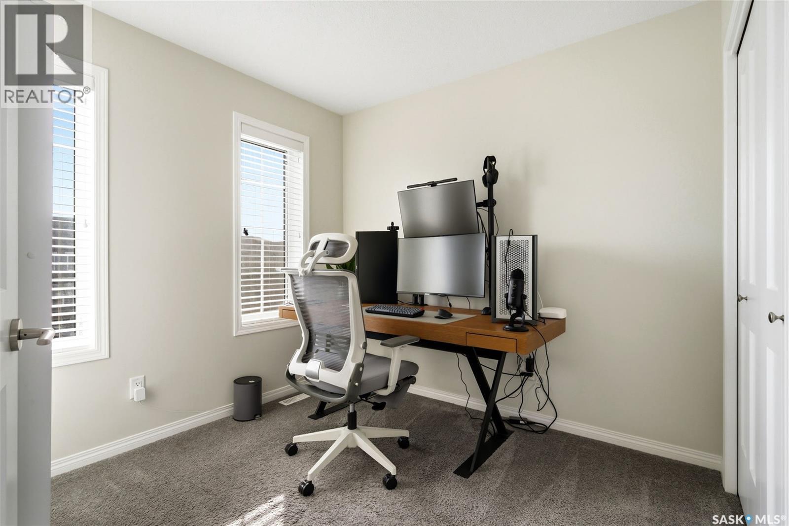 3218 Chuka Boulevard, Regina, SK - Indoor Photo Showing Office