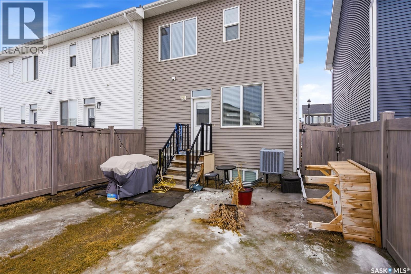 3218 Chuka Boulevard, Regina, SK - Outdoor With Exterior