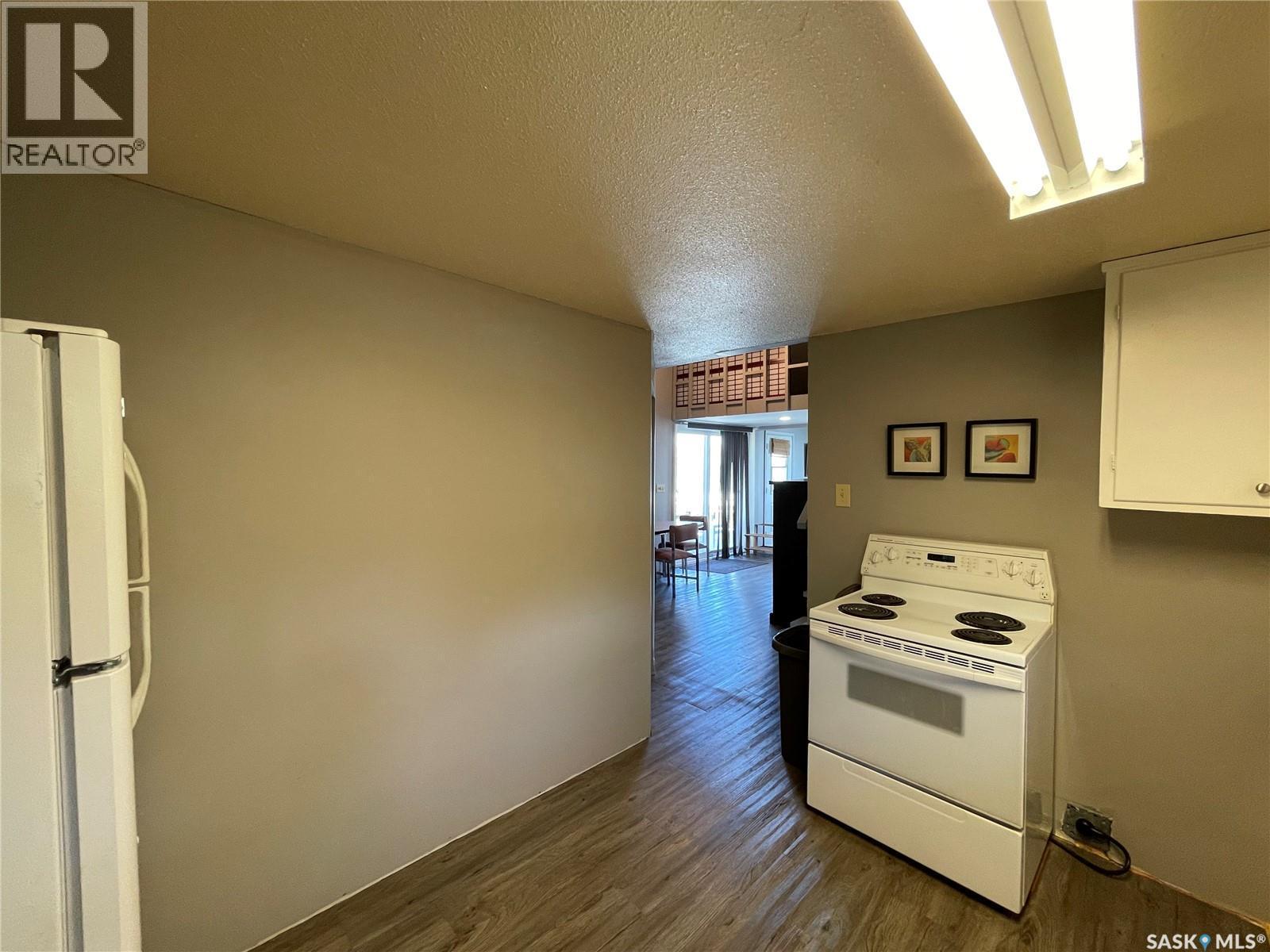 1220 Tatanka Drive, Sun Valley, SK - Indoor Photo Showing Kitchen