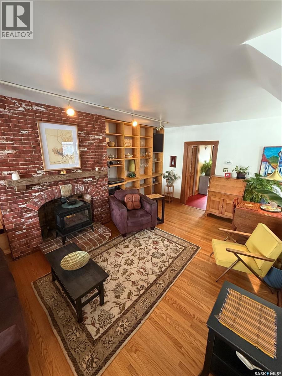 436 6Th Street E, Saskatoon, SK - Indoor