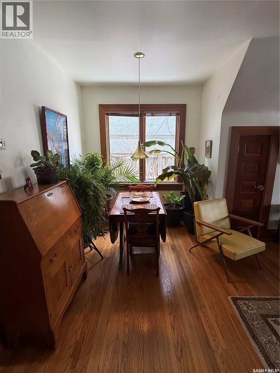 436 6Th Street E, Saskatoon, SK - Indoor Photo Showing Living Room