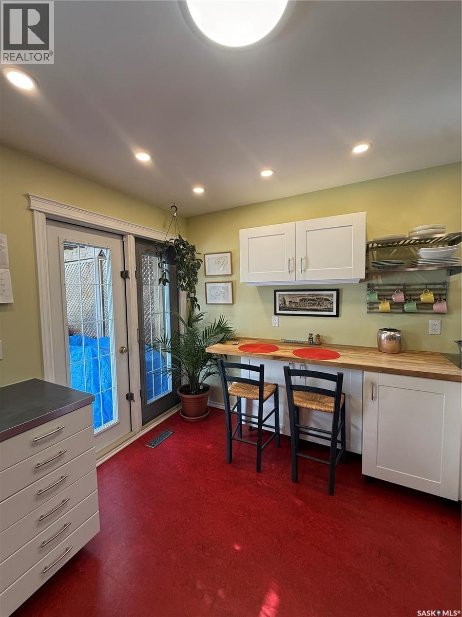 436 6Th Street E, Saskatoon, SK - Indoor