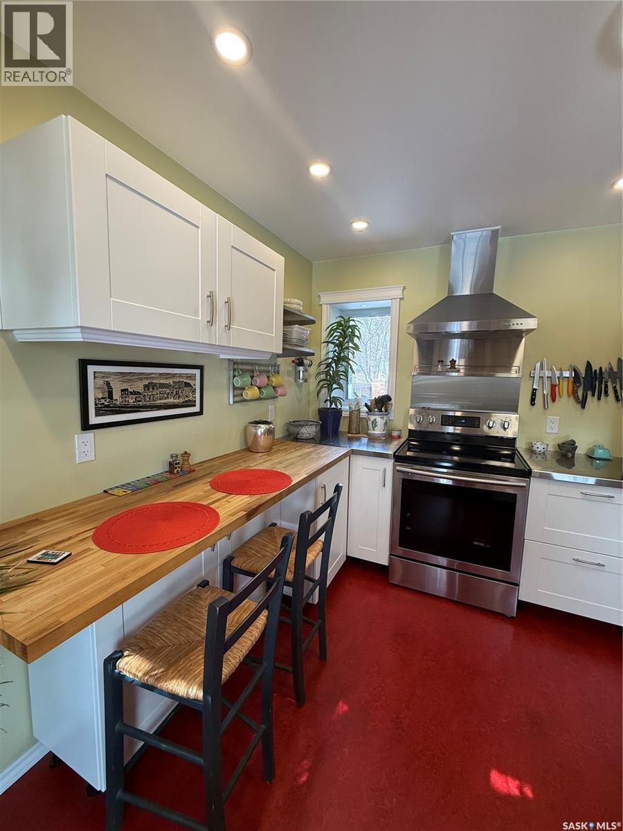 436 6Th Street E, Saskatoon, SK - Indoor Photo Showing Kitchen
