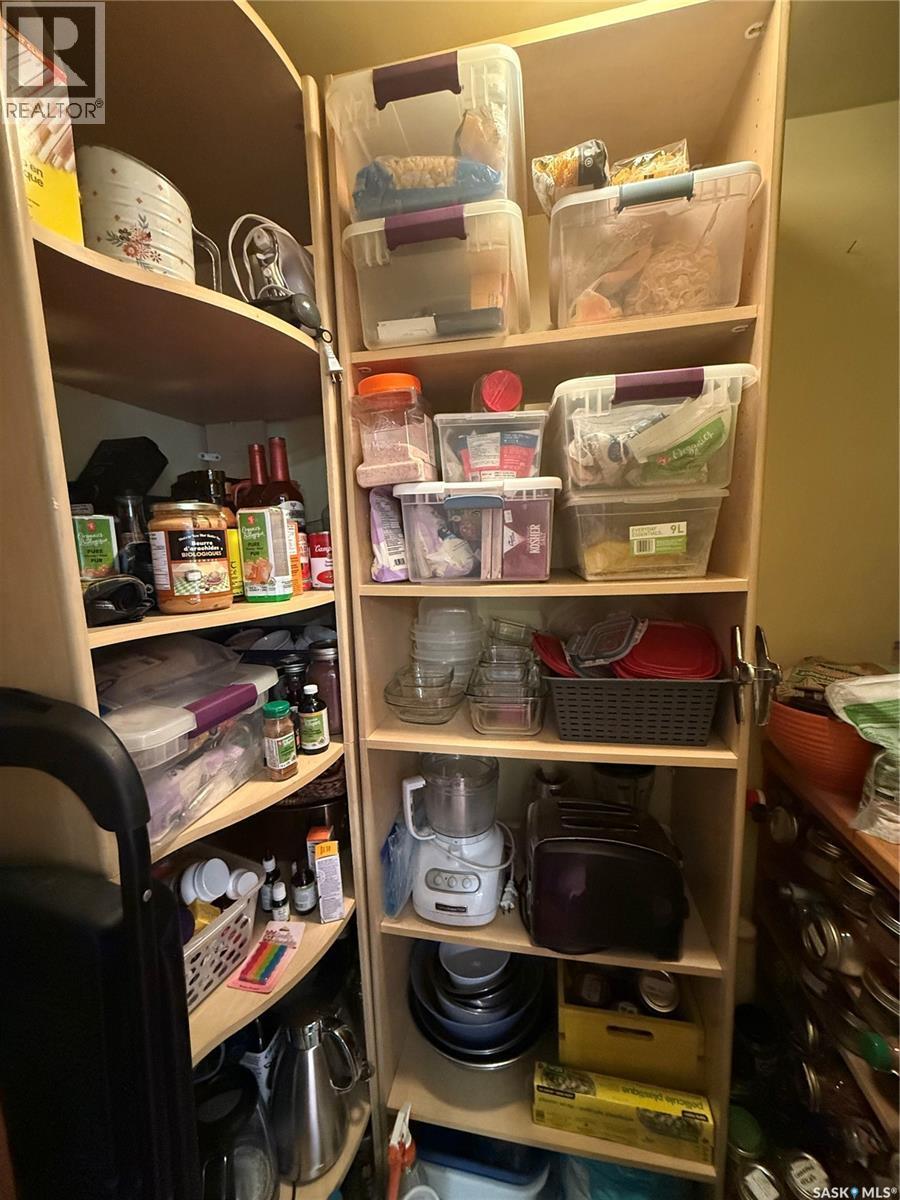 436 6Th Street E, Saskatoon, SK - Indoor With Storage