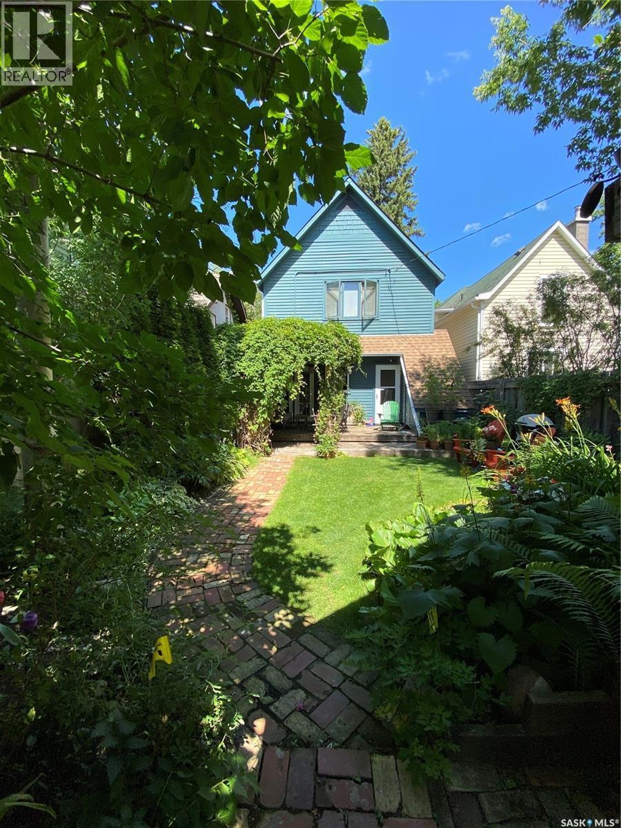 436 6Th Street E, Saskatoon, SK - Outdoor