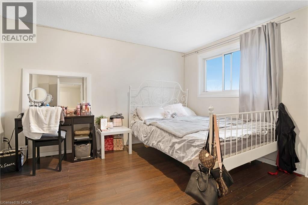 25 Upper Canada Drive Unit# 23, Kitchener, ON - Indoor Photo Showing Bedroom