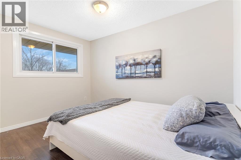 25 Upper Canada Drive Unit# 23, Kitchener, ON - Indoor Photo Showing Bedroom
