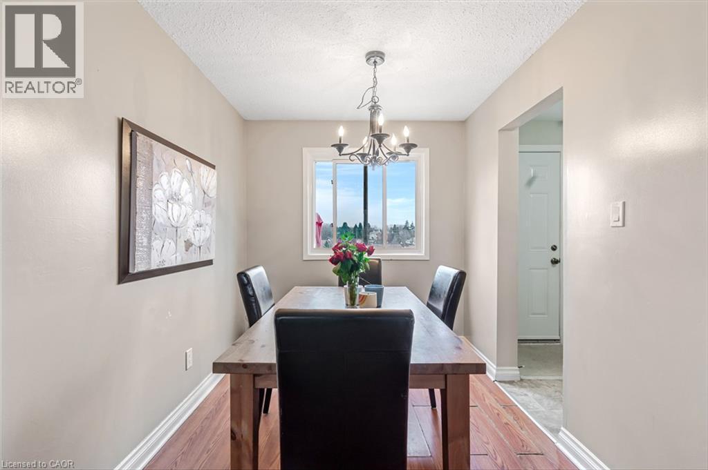 25 Upper Canada Drive Unit# 23, Kitchener, ON - Indoor Photo Showing Dining Room