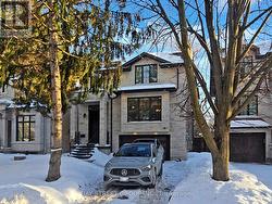 31 EVERGREEN GARDENS Toronto, ON M4G 2Z5