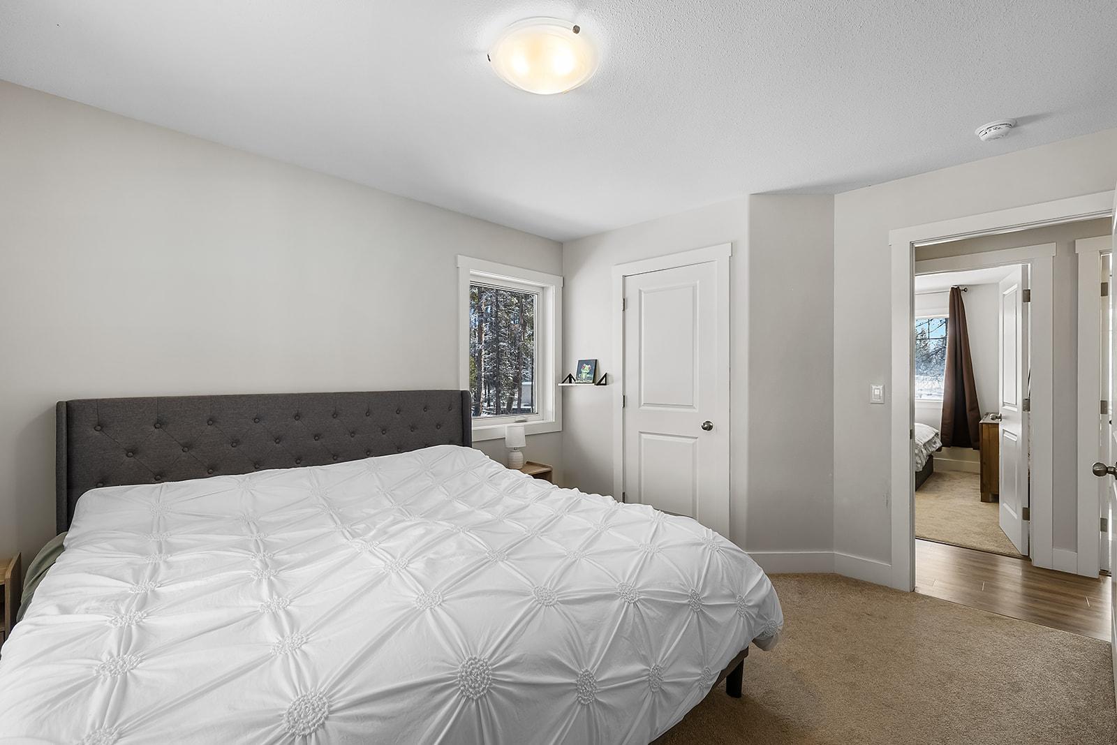 8529 Hwy 95A, Kimberley, BC - Indoor Photo Showing Bedroom