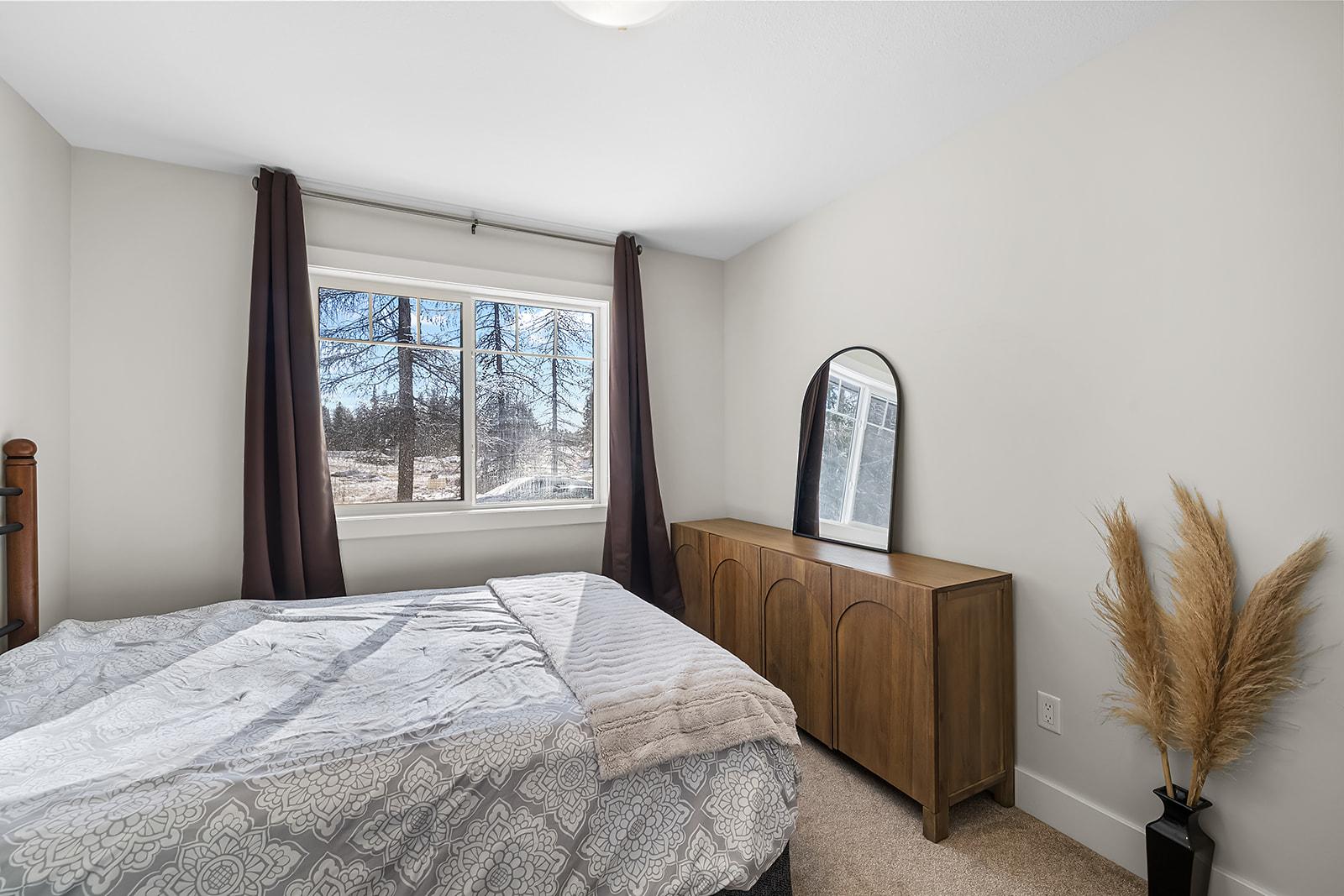 8529 Hwy 95A, Kimberley, BC - Indoor Photo Showing Bedroom