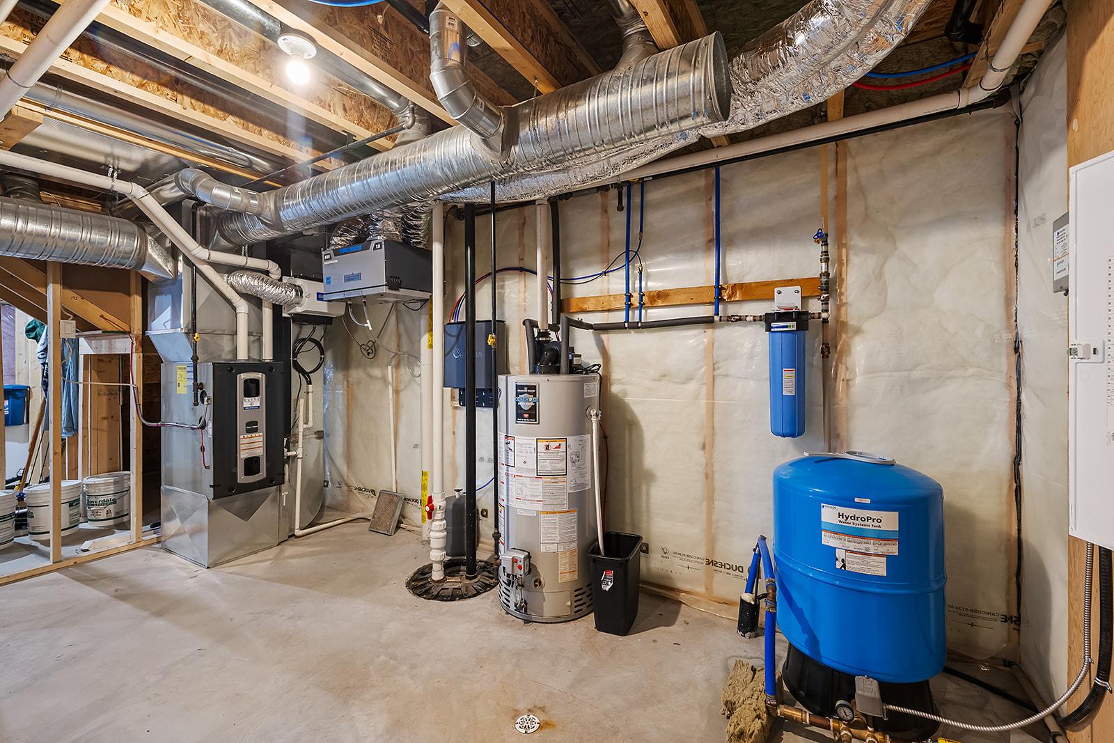 8529 Hwy 95A, Kimberley, BC - Indoor Photo Showing Basement