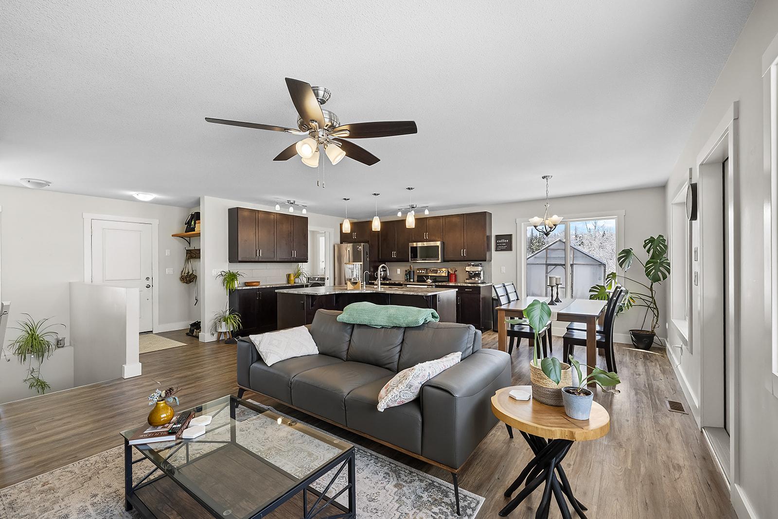8529 Hwy 95A, Kimberley, BC - Indoor Photo Showing Living Room