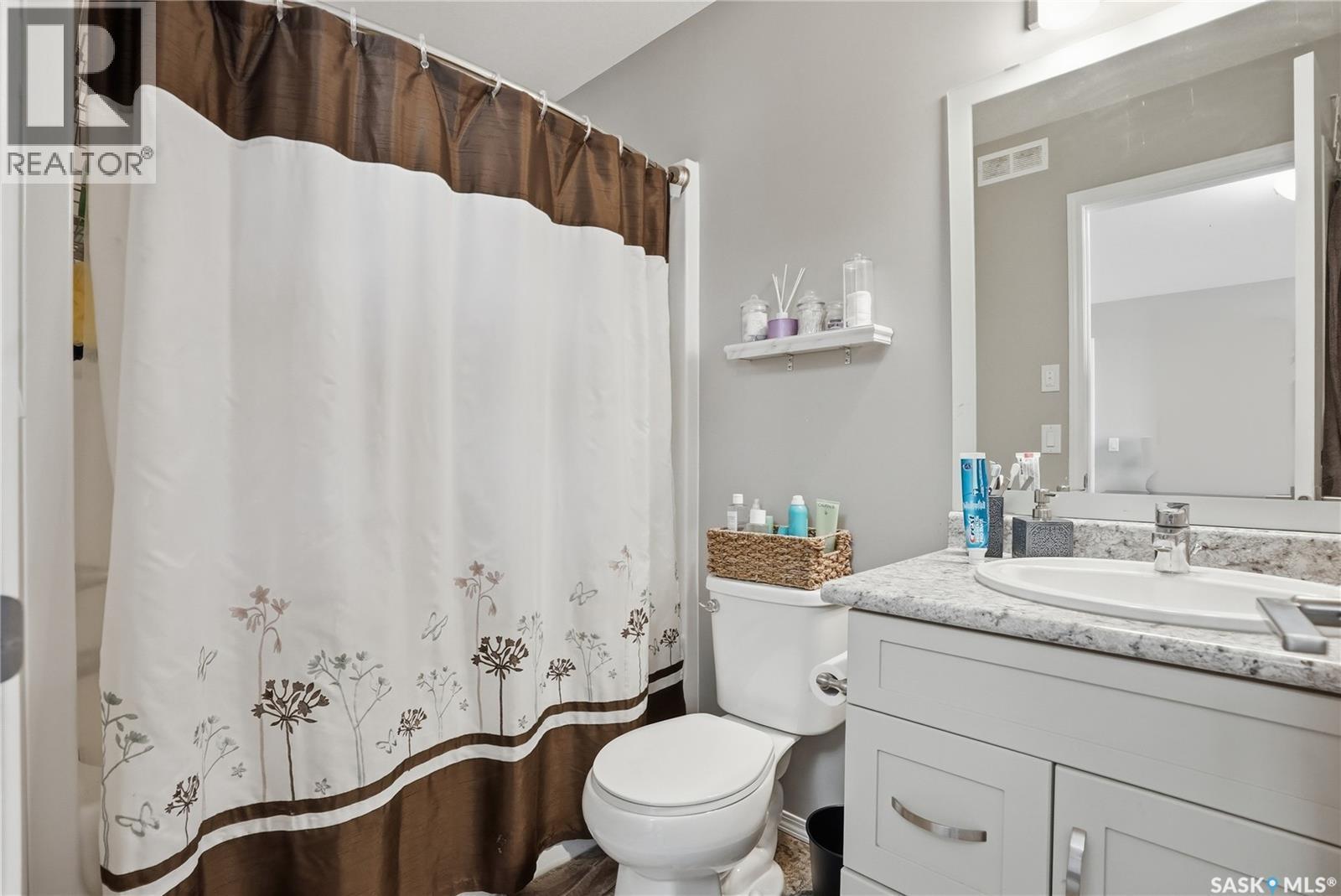 223 Eaton Crescent, Saskatoon, SK - Indoor Photo Showing Bathroom