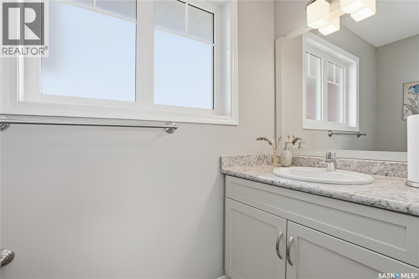 223 Eaton Crescent, Saskatoon, SK - Indoor Photo Showing Bathroom