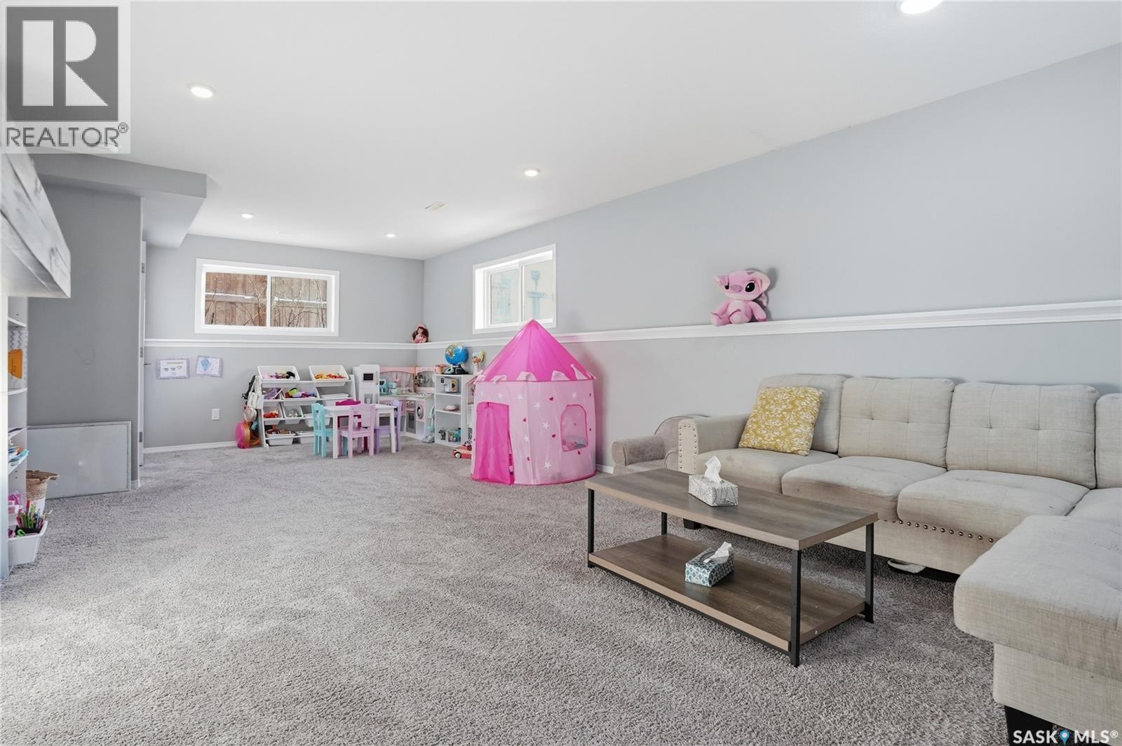 223 Eaton Crescent, Saskatoon, SK - Indoor Photo Showing Other Room