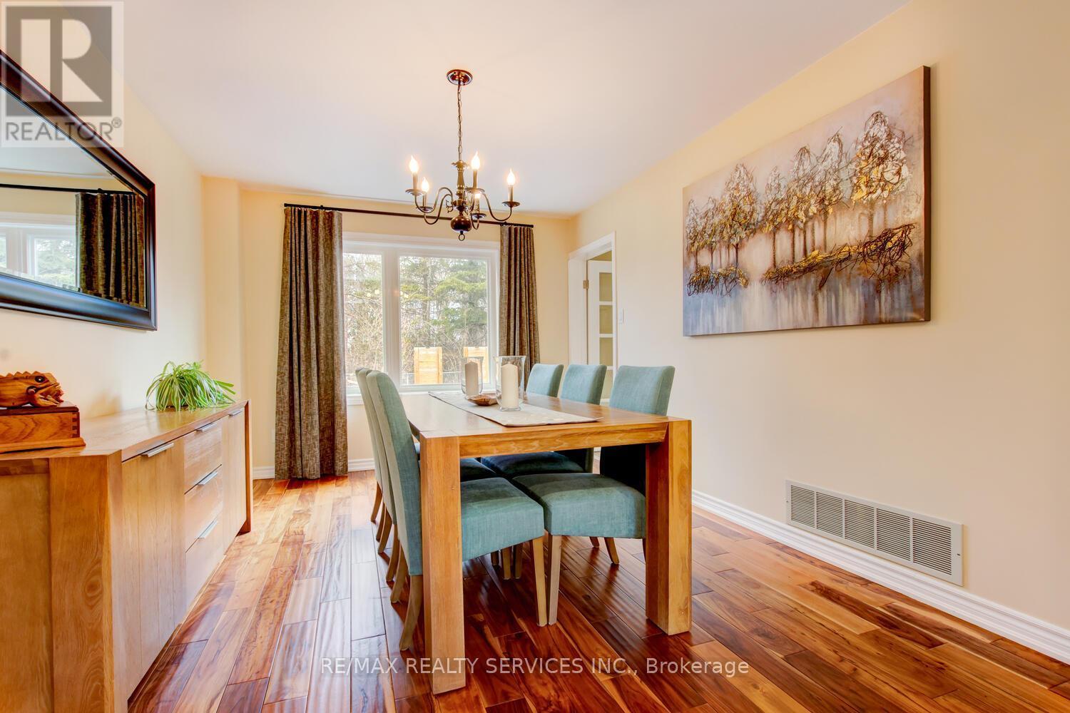 28 Chickadee Crescent, Brampton, ON - Indoor Photo Showing Dining Room