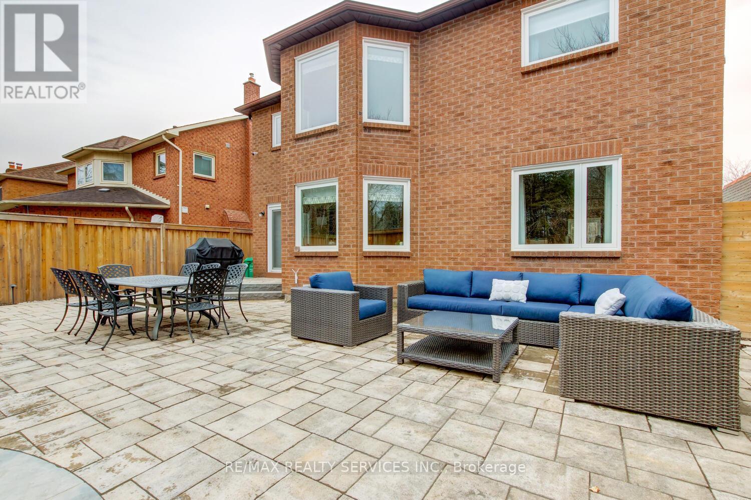 28 Chickadee Crescent, Brampton, ON - Outdoor With Deck Patio Veranda With Exterior