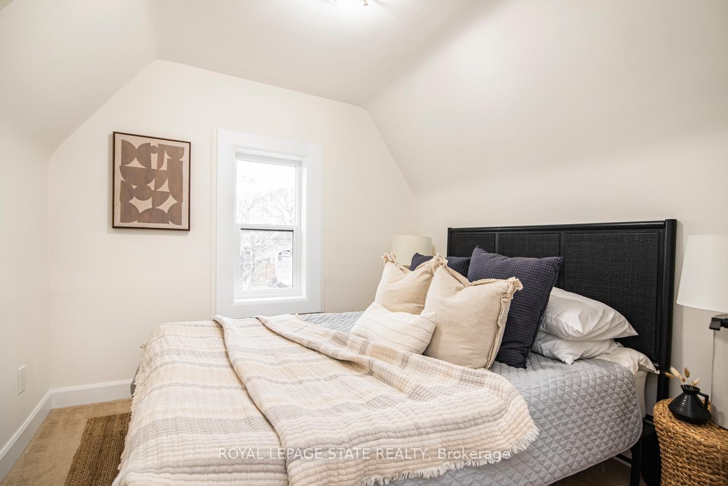 7 Stapleton Avenue, Hamilton, ON - Indoor Photo Showing Bedroom