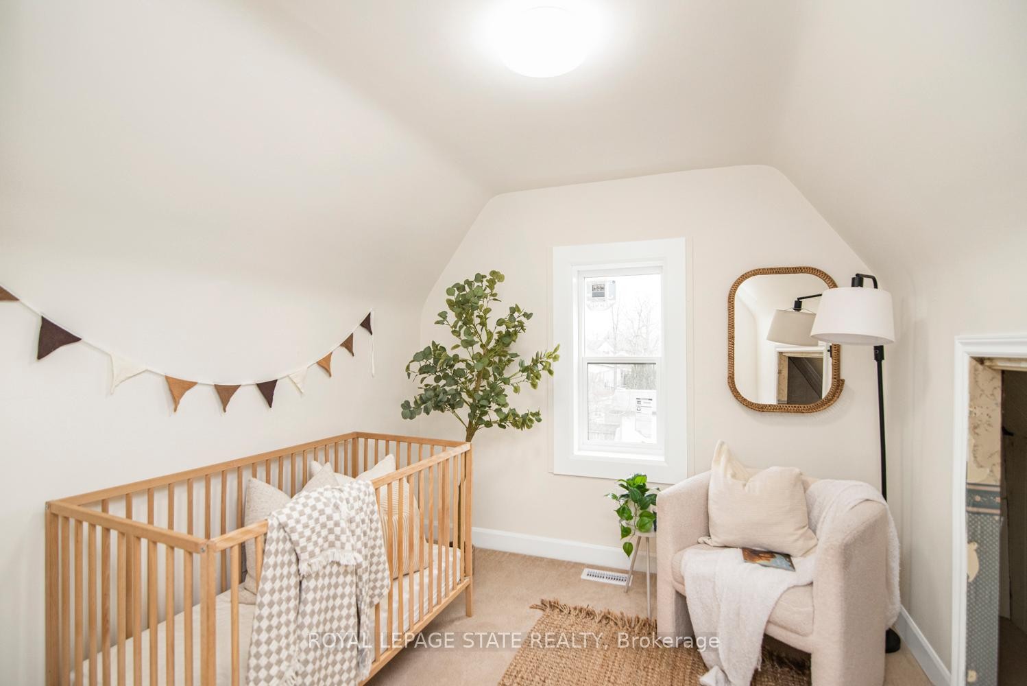 7 Stapleton Avenue, Hamilton, ON - Indoor Photo Showing Other Room