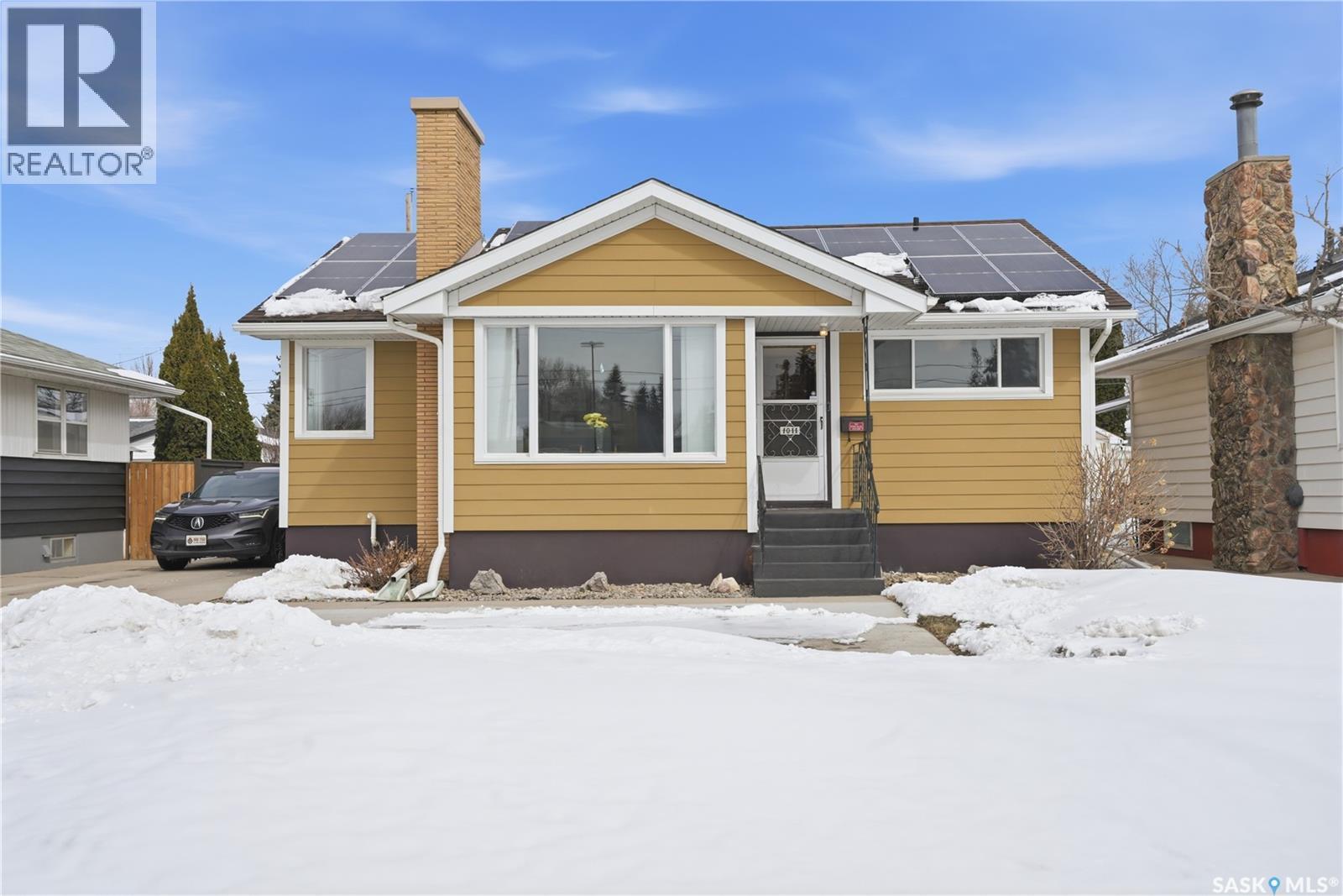 1011 Taylor Street E, Saskatoon, SK - Outdoor With Facade