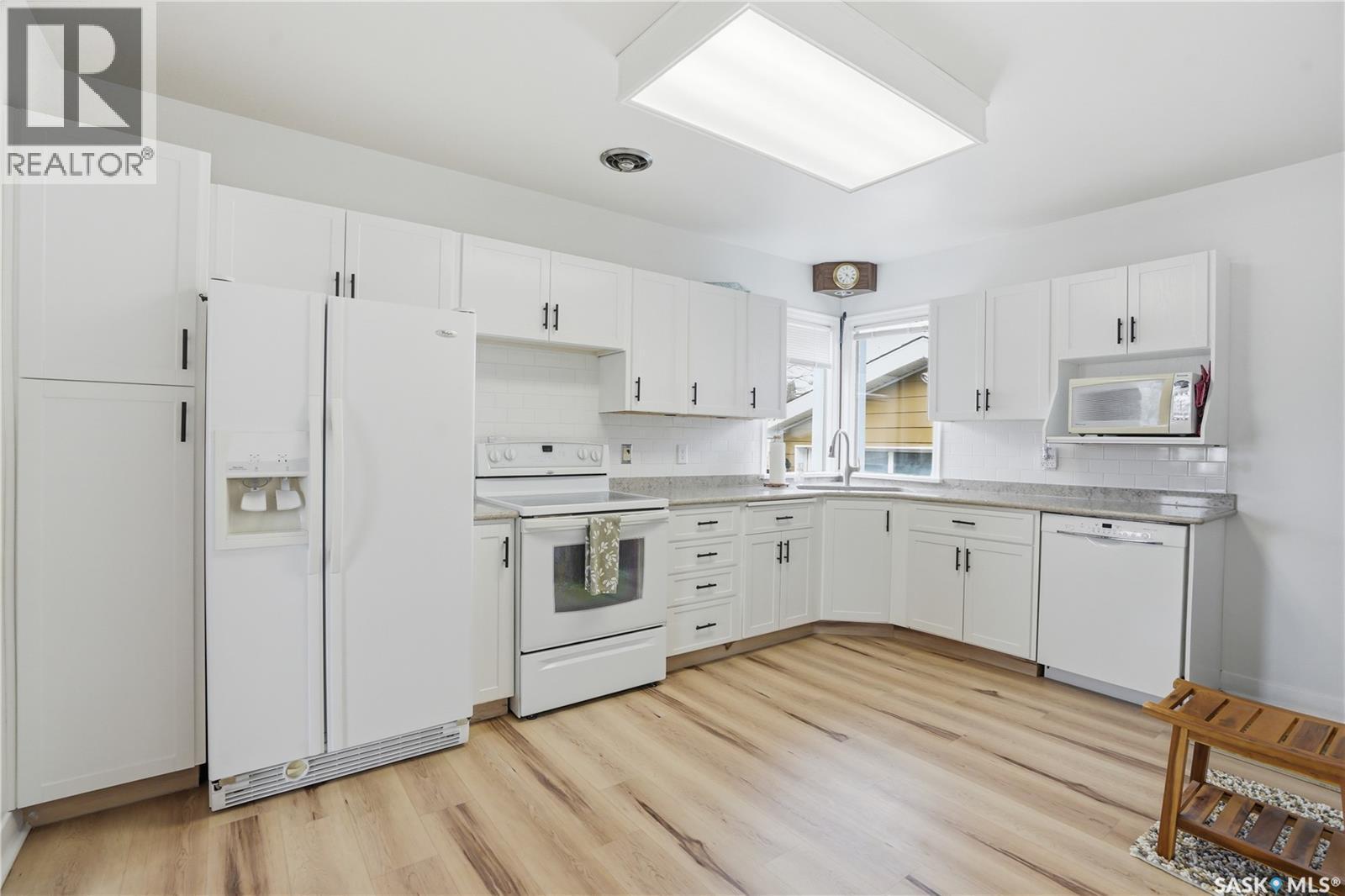 1011 Taylor Street E, Saskatoon, SK - Indoor Photo Showing Kitchen