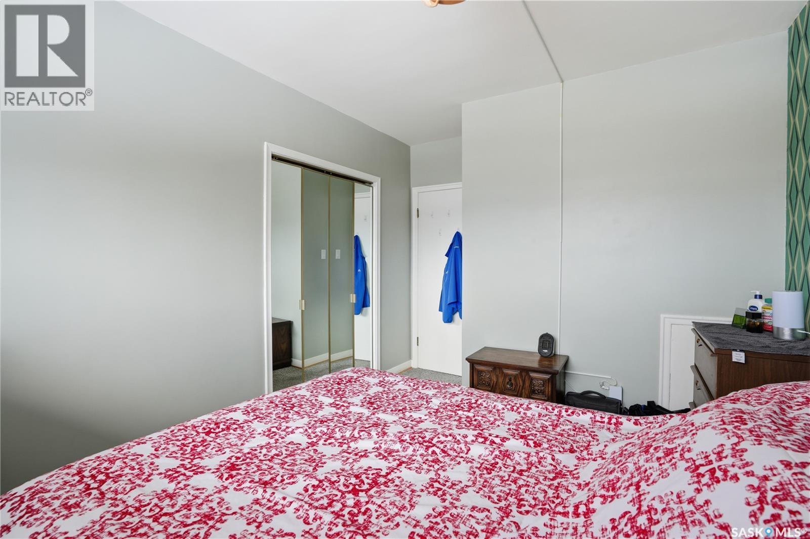 1011 Taylor Street E, Saskatoon, SK - Indoor Photo Showing Bedroom