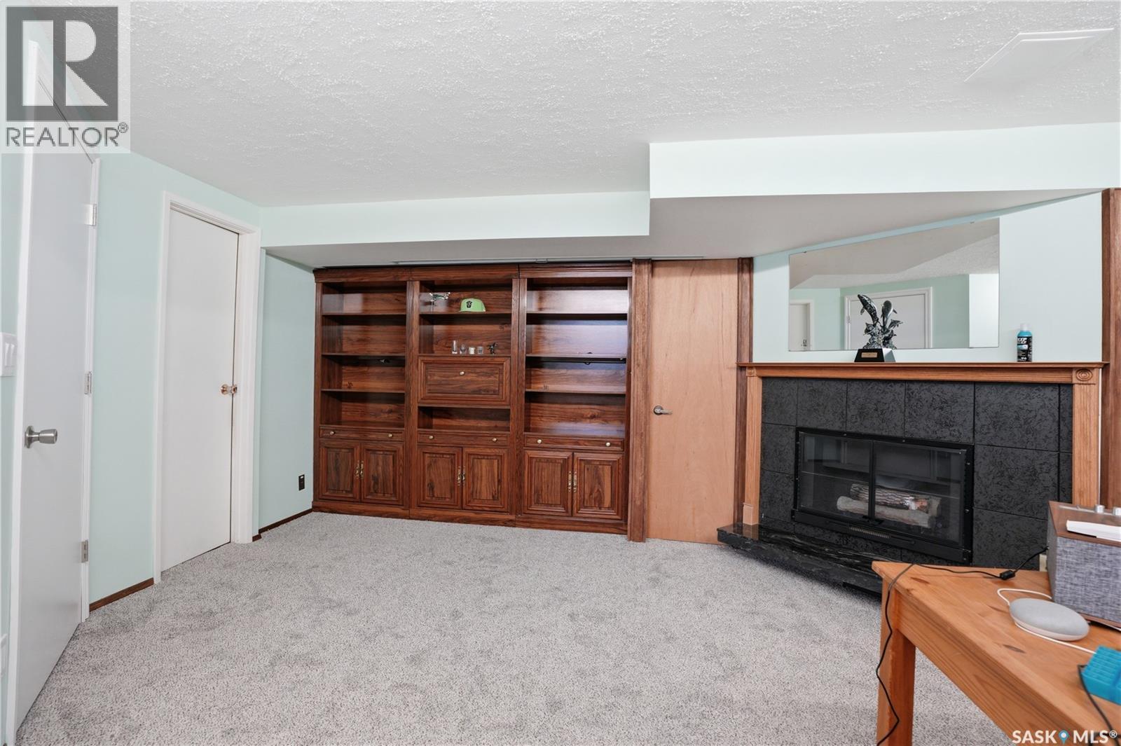 1011 Taylor Street E, Saskatoon, SK - Indoor With Fireplace