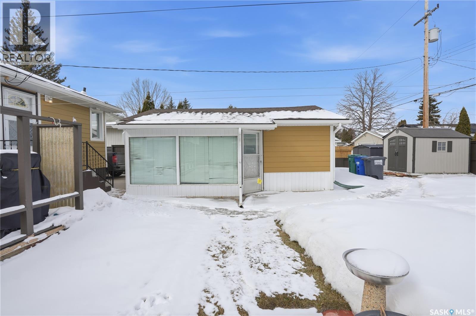 1011 Taylor Street E, Saskatoon, SK - Outdoor With Exterior