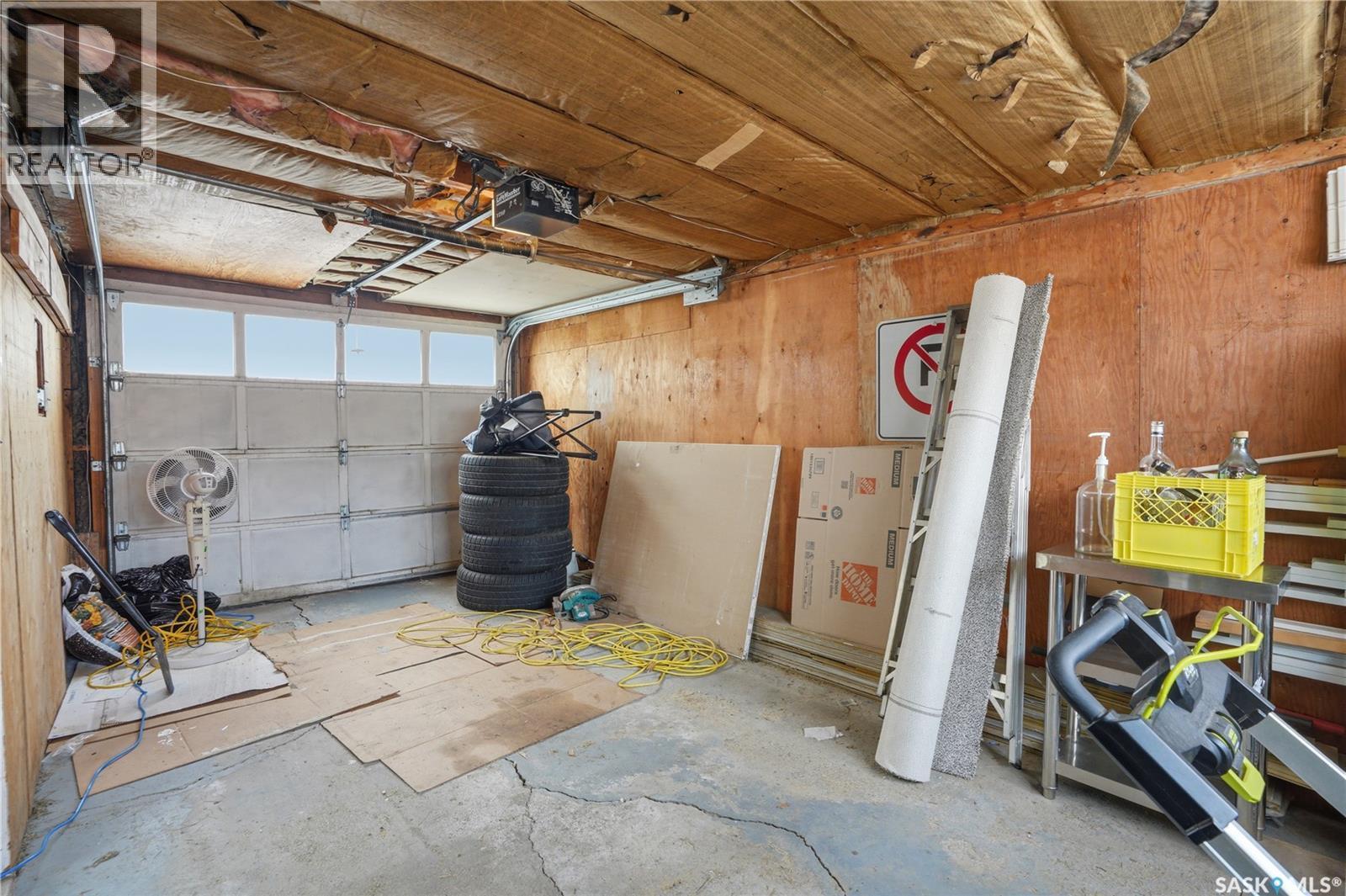 1011 Taylor Street E, Saskatoon, SK - Indoor