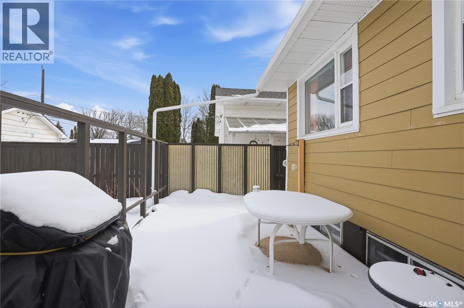 1011 Taylor Street E, Saskatoon, SK - Outdoor With Exterior