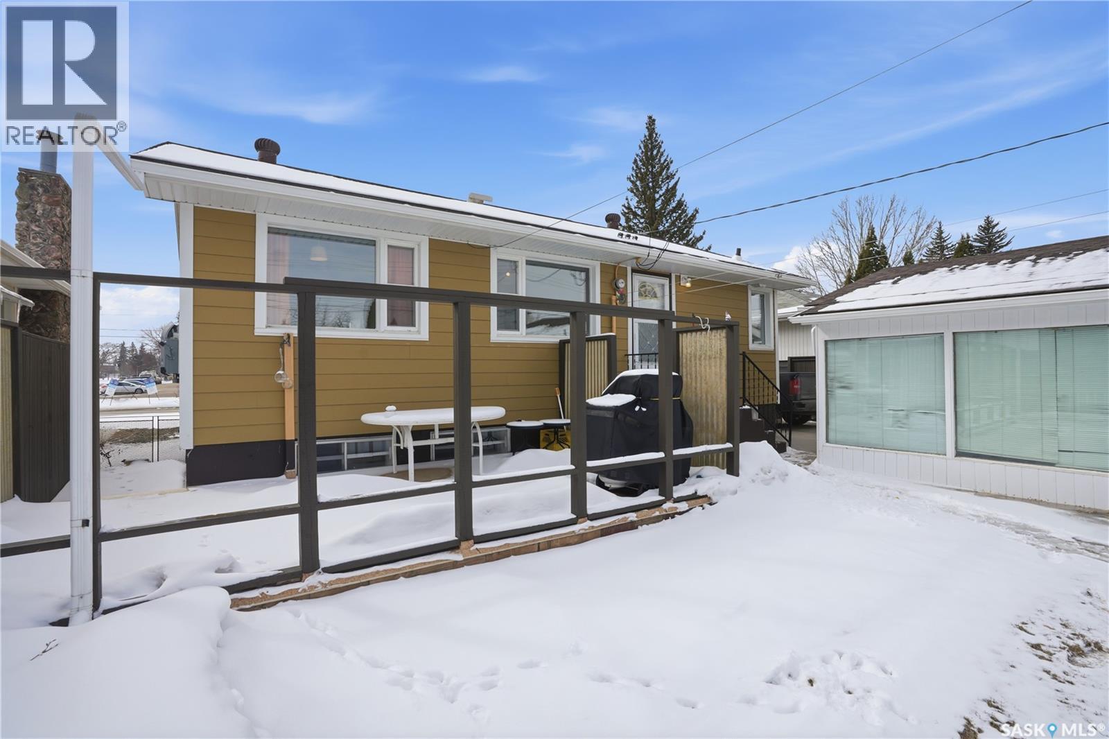 1011 Taylor Street E, Saskatoon, SK - Outdoor