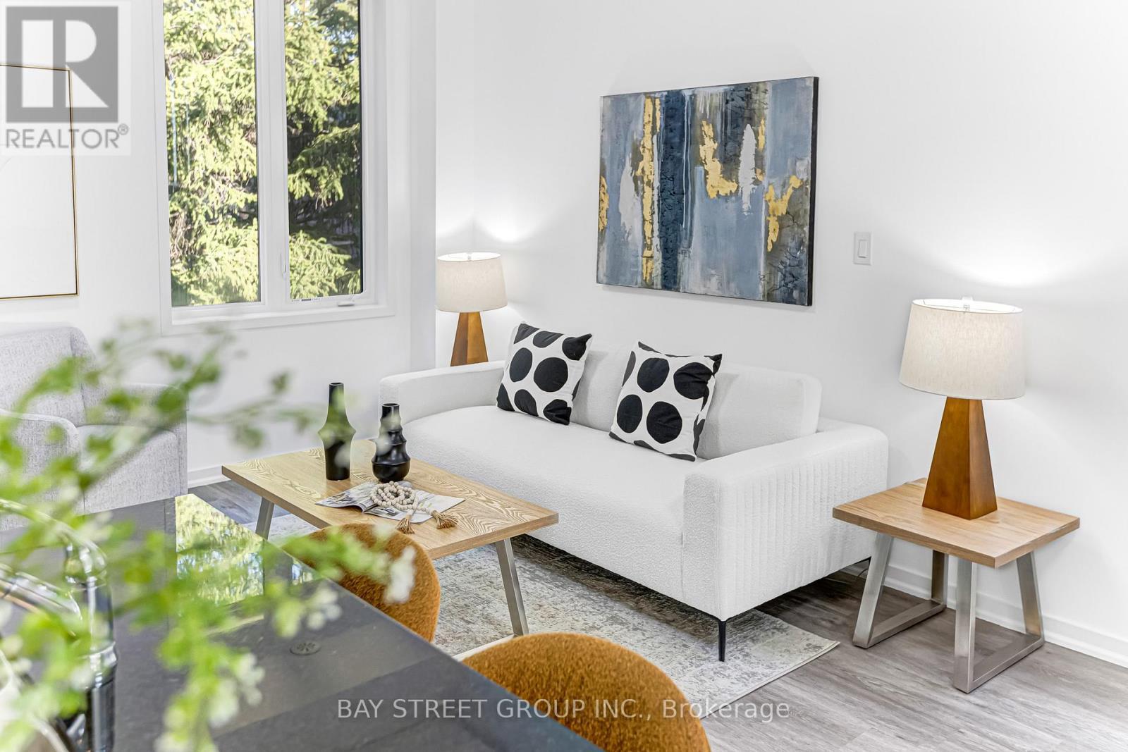 27 Armillo Place, Markham, ON - Indoor Photo Showing Living Room