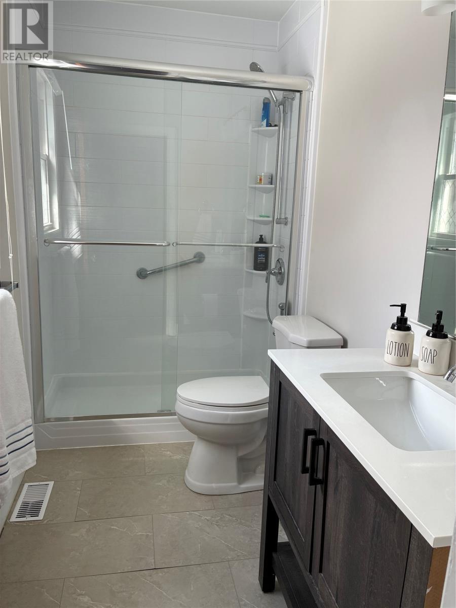 Ensuite - 7 Cornwall Heights, St. John'S, NL - Indoor Photo Showing Bathroom