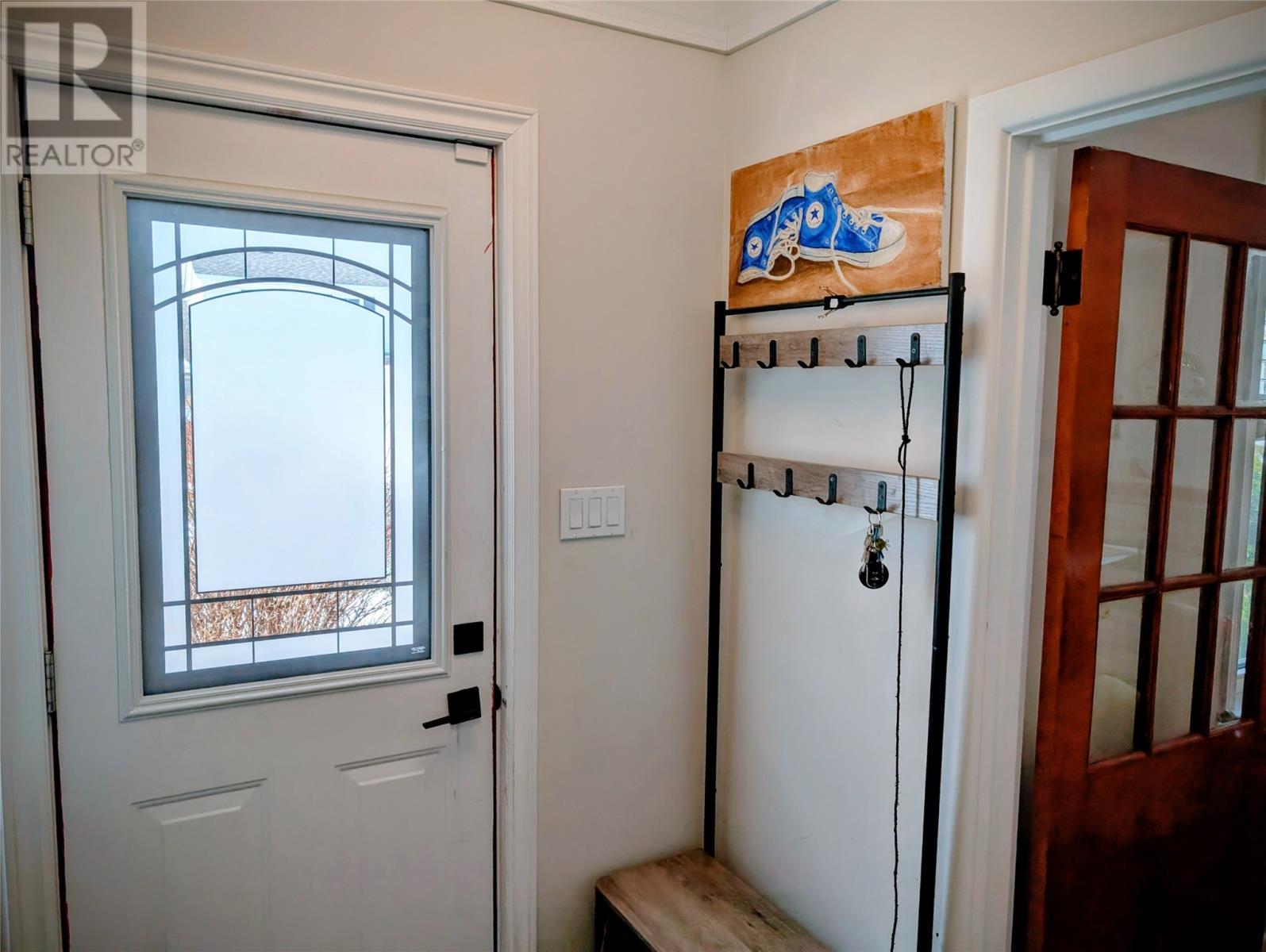 Large front porch - 7 Cornwall Heights, St. John'S, NL - Indoor Photo Showing Other Room