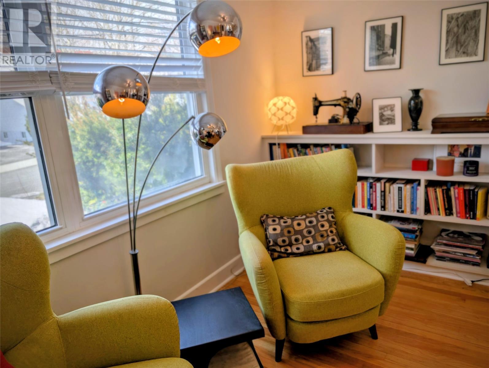 Sit down and have a chat - 7 Cornwall Heights, St. John'S, NL - Indoor