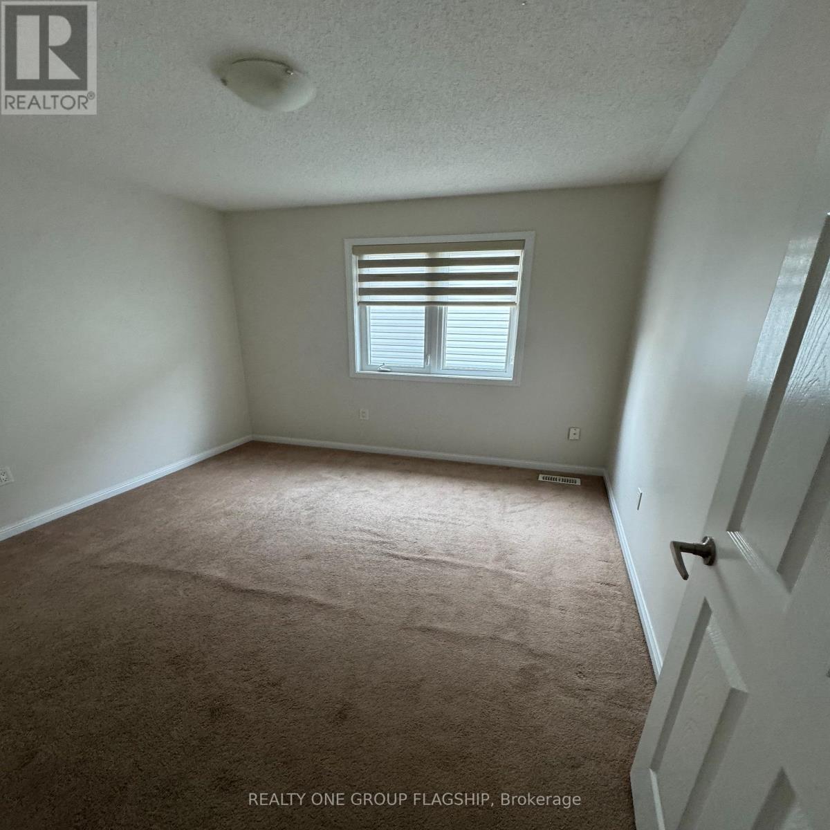 111 Higginbotham Crescent, Milton, ON - Indoor Photo Showing Other Room