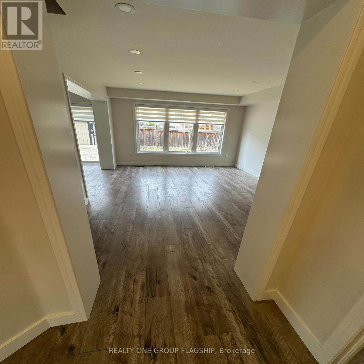 111 Higginbotham Crescent, Milton, ON - Indoor Photo Showing Other Room