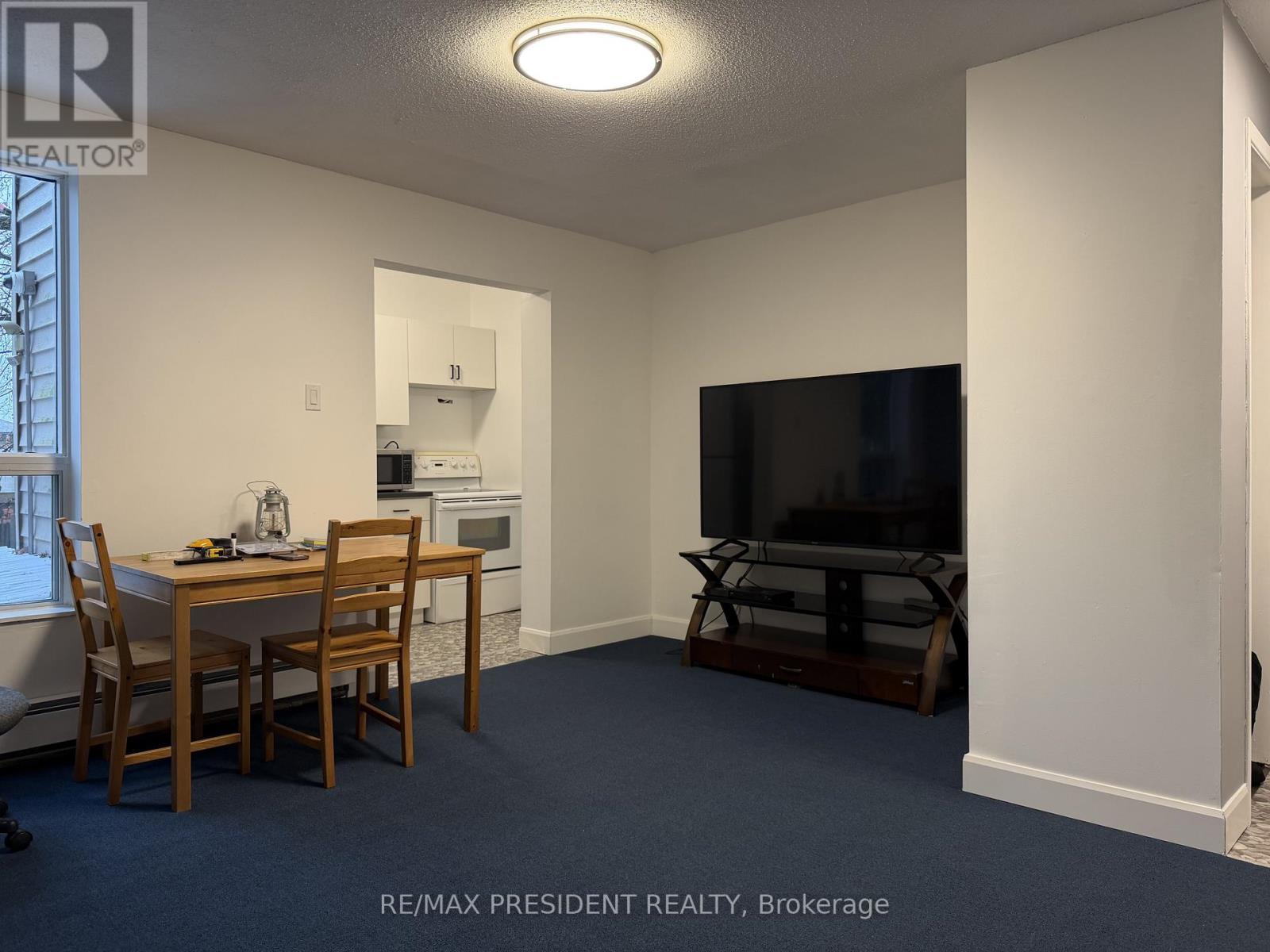 37 Bond Street S, Hamilton, ON - Indoor