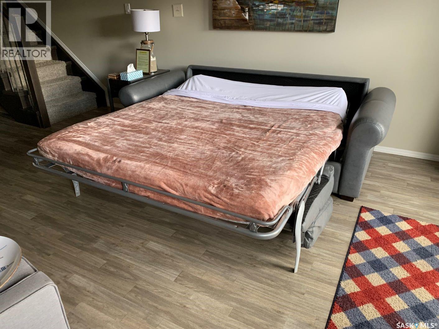 3 1250 Aaro Avenue, Elbow, SK - Indoor Photo Showing Bedroom