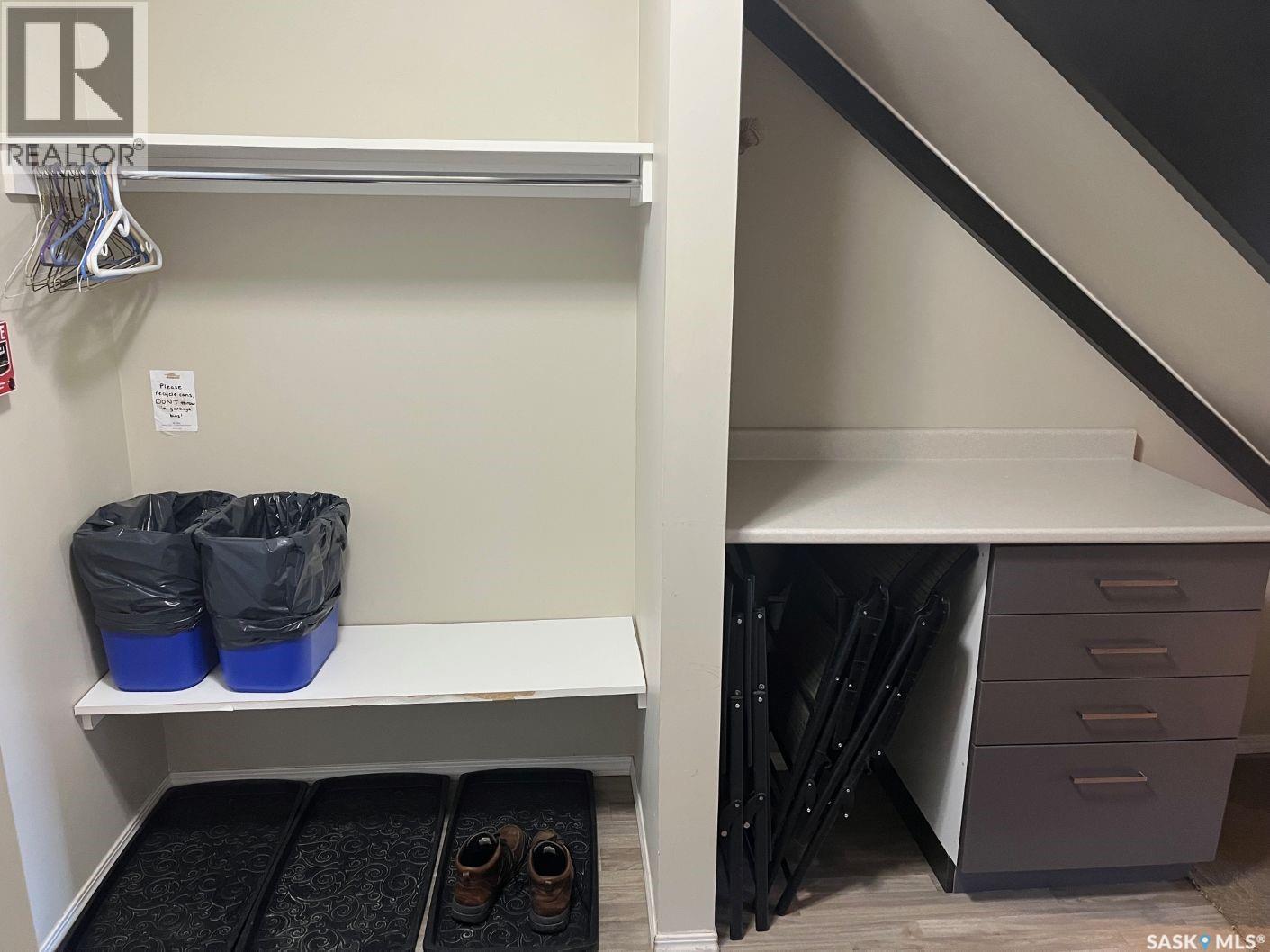 3 1250 Aaro Avenue, Elbow, SK - Indoor